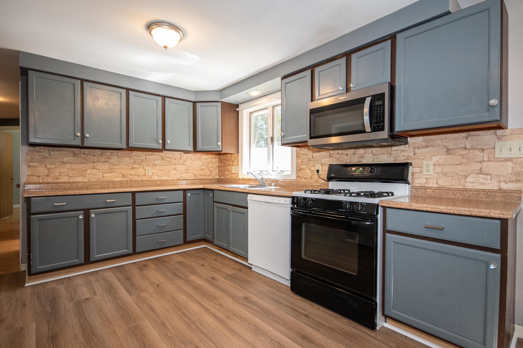 12 Mandela Drive Rochester, NH 03868 - Photo 28 of 32