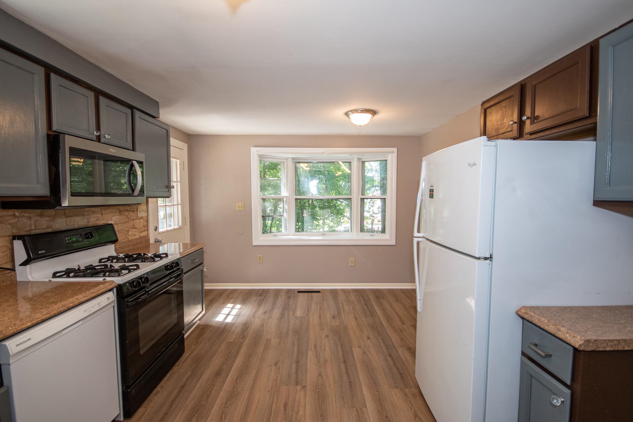 12 Mandela Drive Rochester, NH 03868 - Photo 3 of 32