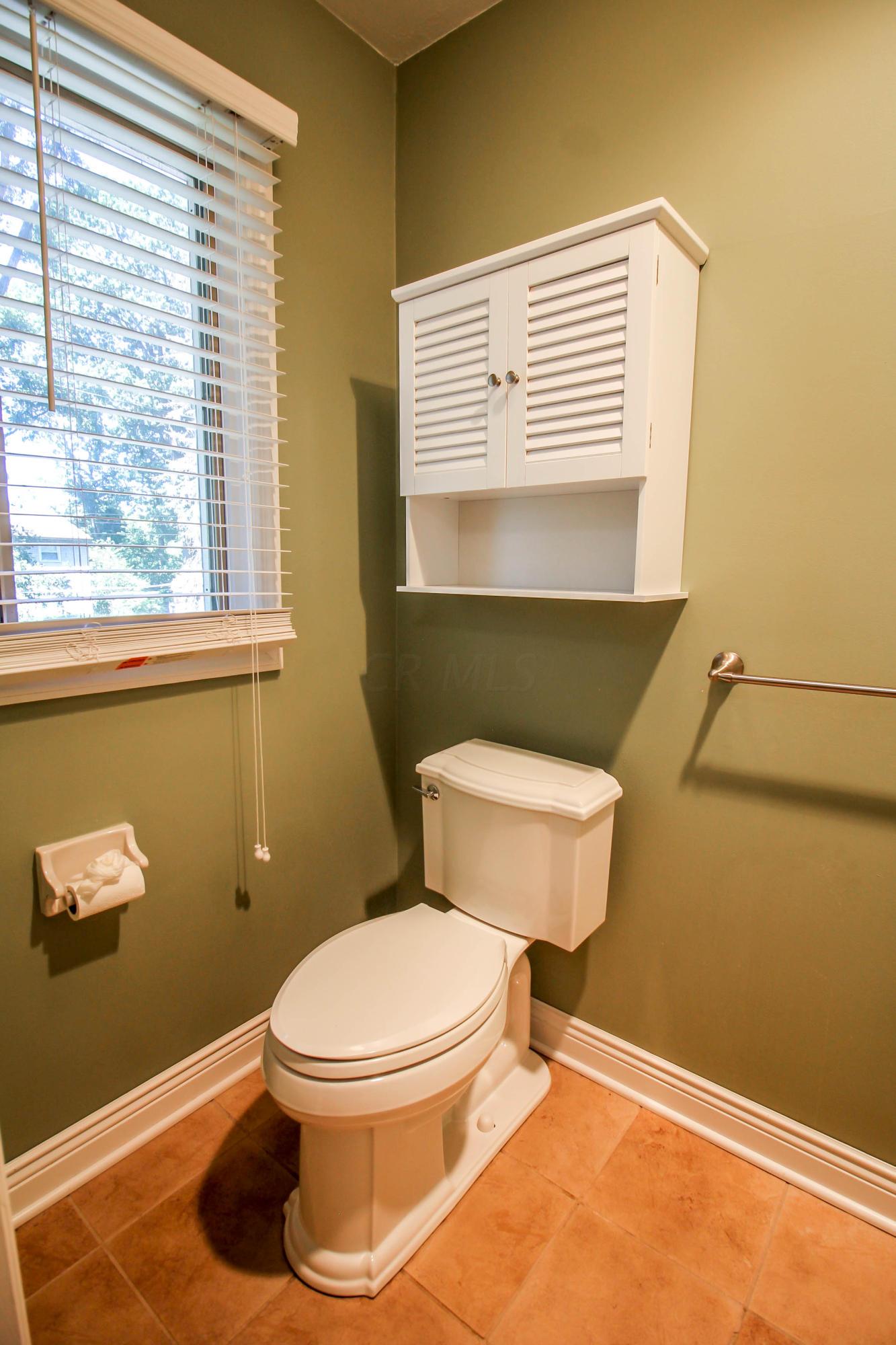 4433 Castleton Road West Columbus, OH 43220 - Photo 14 of 28 Gallery Image 14