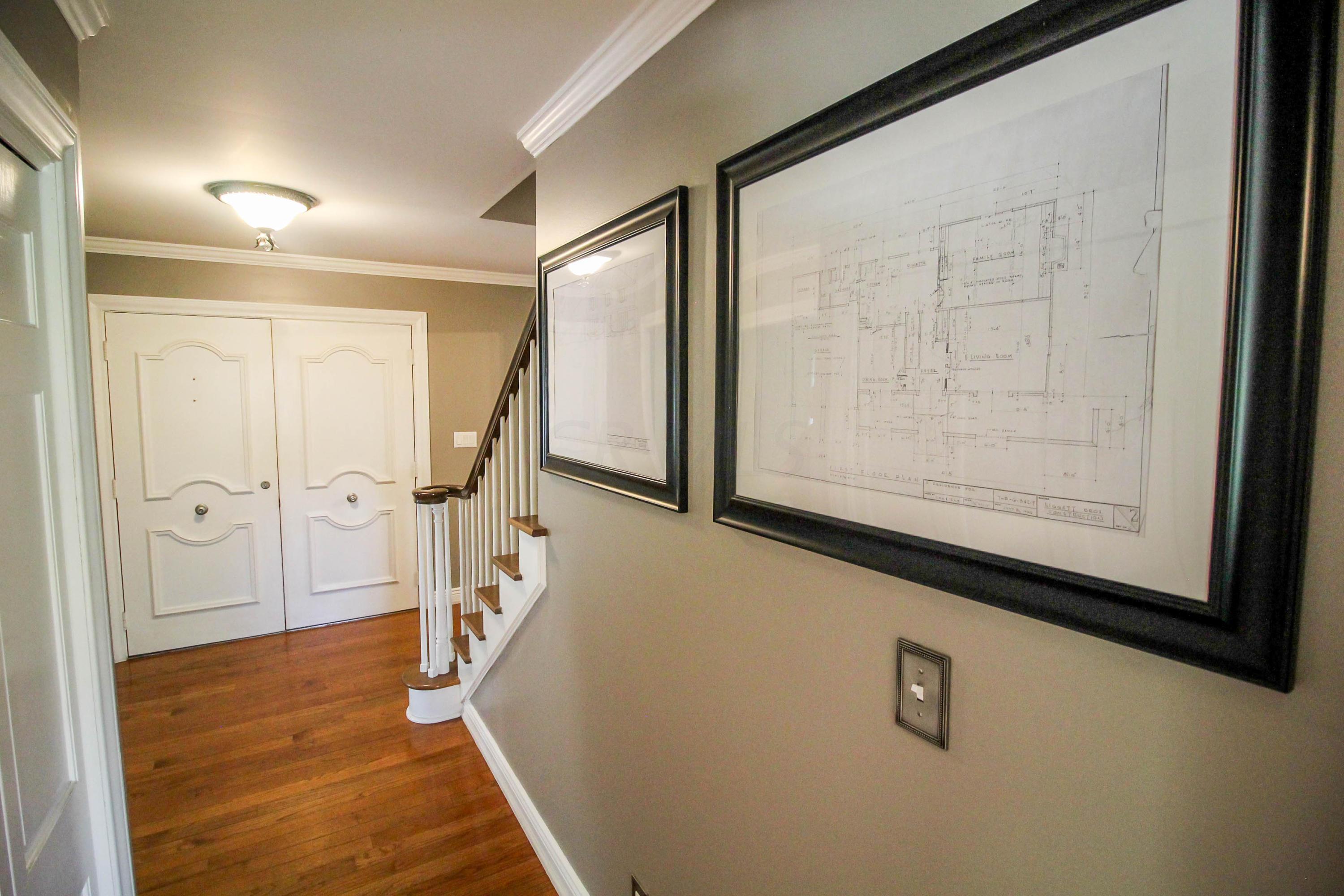 4433 Castleton Road West Columbus, OH 43220 - Photo 2 of 28 Gallery Image 2