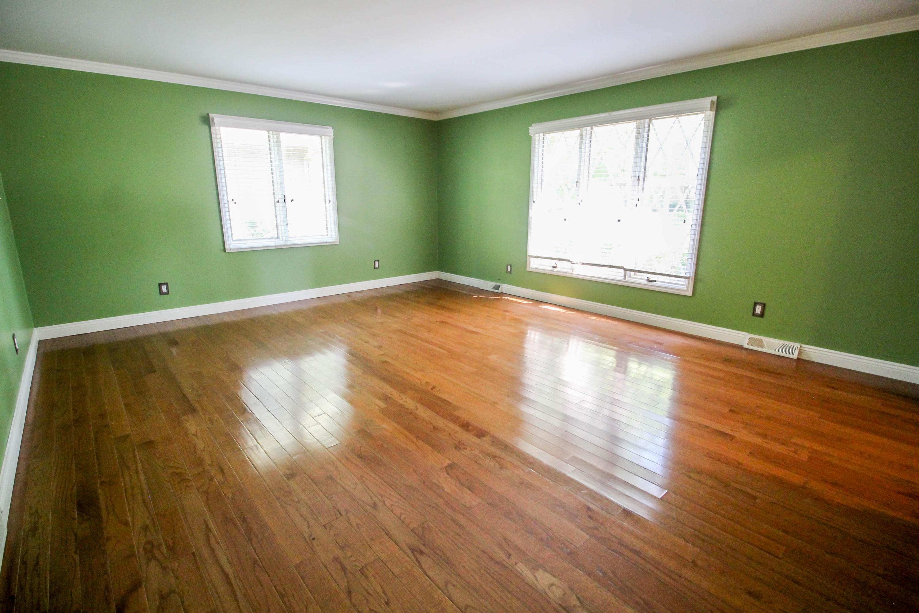 4433 Castleton Road West Columbus, OH 43220 - Photo 4 of 28 Gallery Image 4