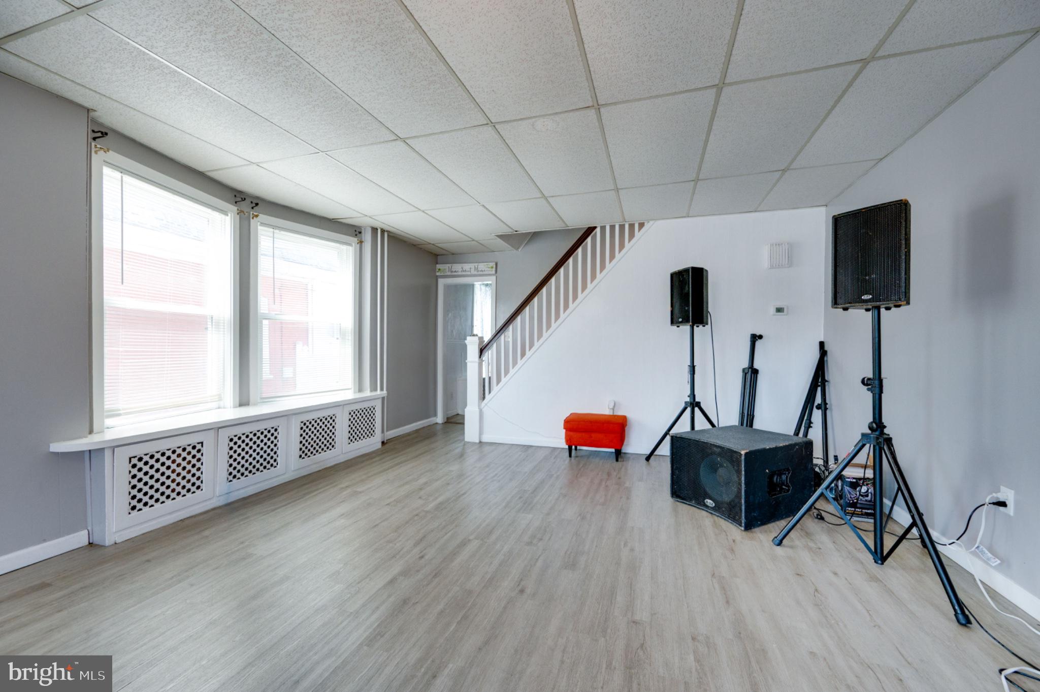 1448 Luzerne Street Reading, PA 19601 - Photo 7 of 32 Spacious room with natural light.