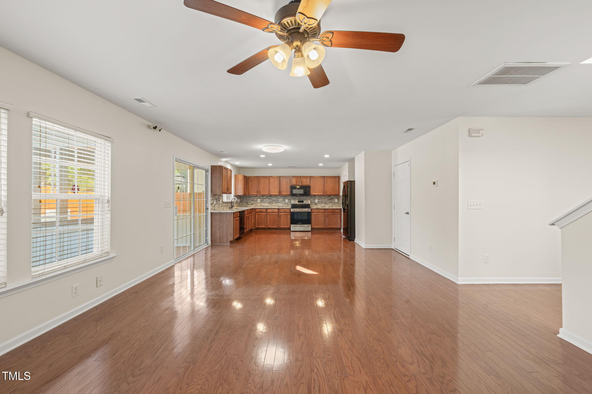 2816 Roundleaf Court Raleigh, NC 27604 - Photo 6 of 37 6-web-or-mls-DSC02923