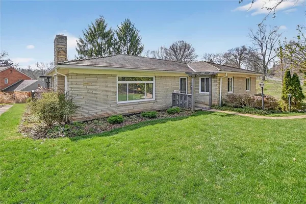 $4,000 | 462 Greenhurst Drive, Pittsburgh, PA 15243