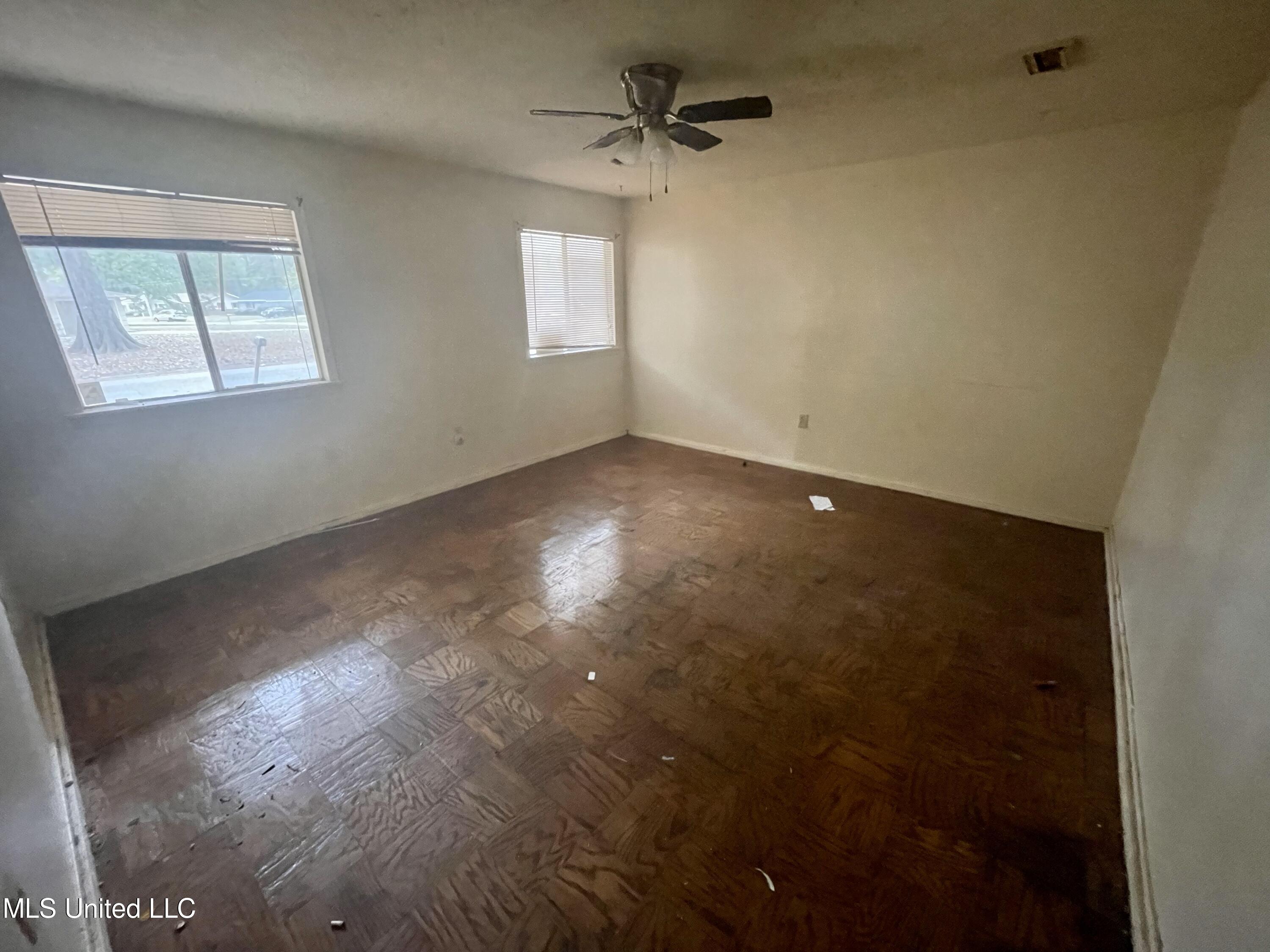 3306 Longwood Drive Jackson, MS 39212 - Photo 2 of 25 IMG_8301