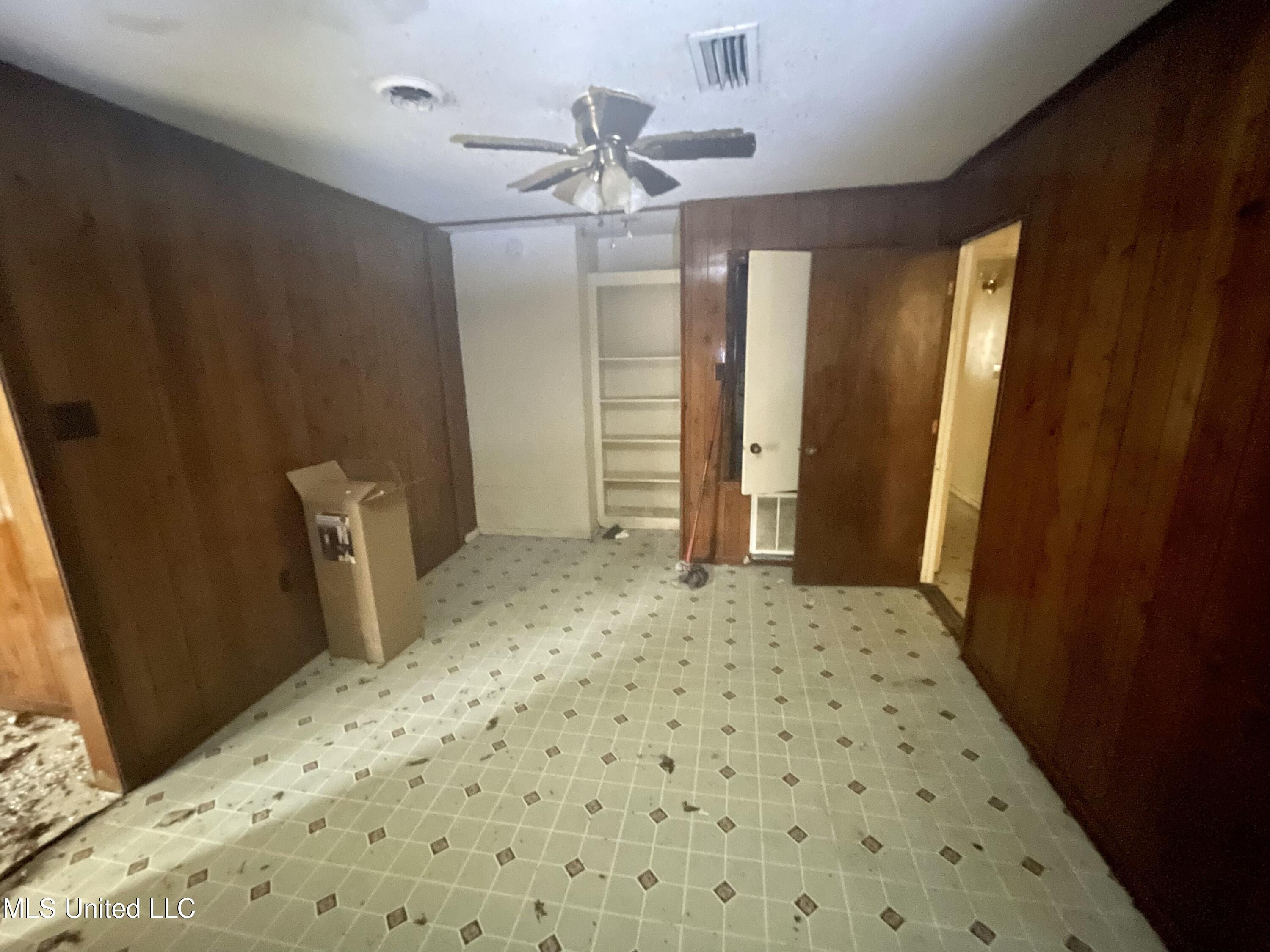 3306 Longwood Drive Jackson, MS 39212 - Photo 4 of 25 IMG_8327