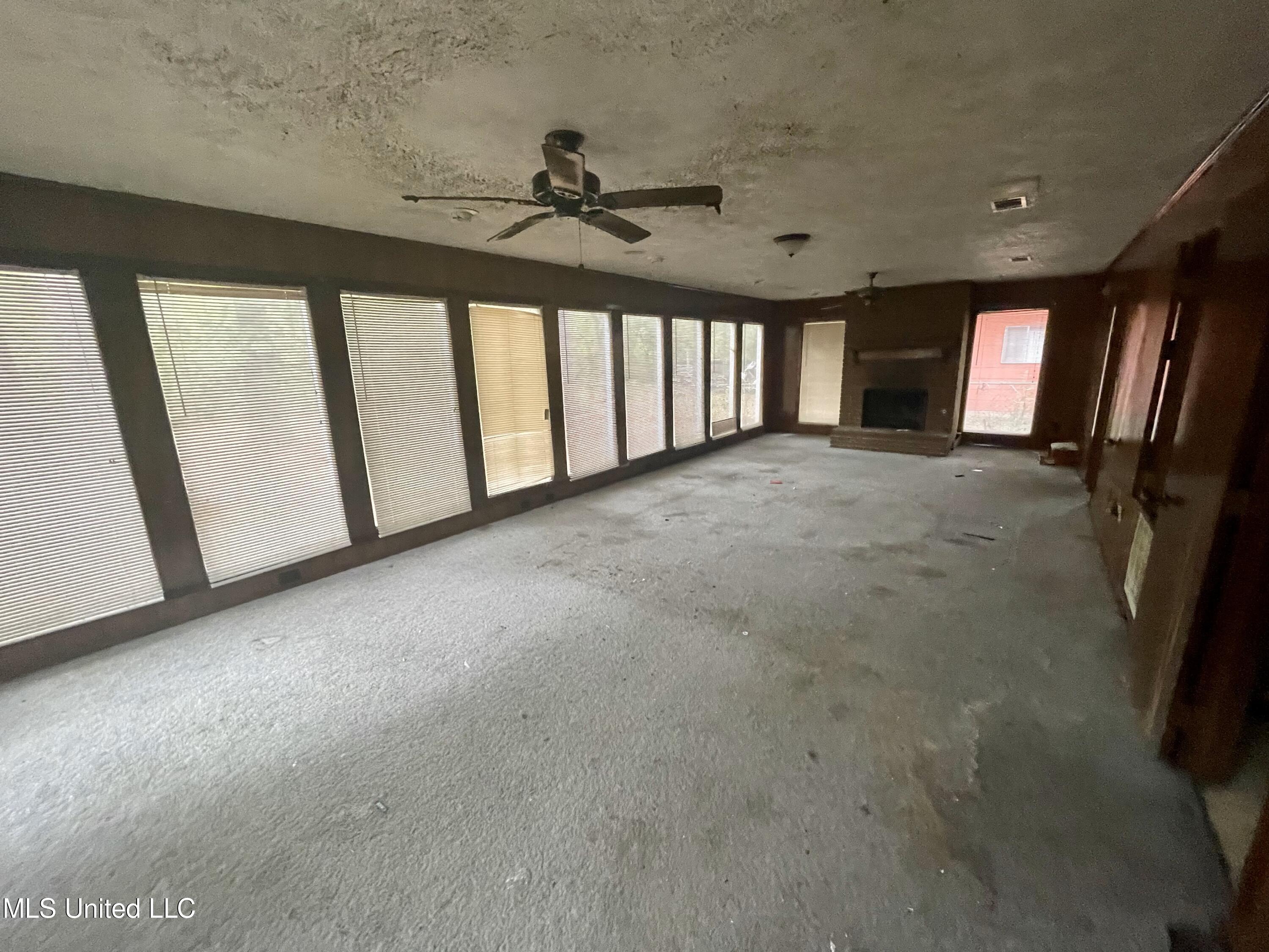 3306 Longwood Drive Jackson, MS 39212 - Photo 9 of 25 IMG_8320