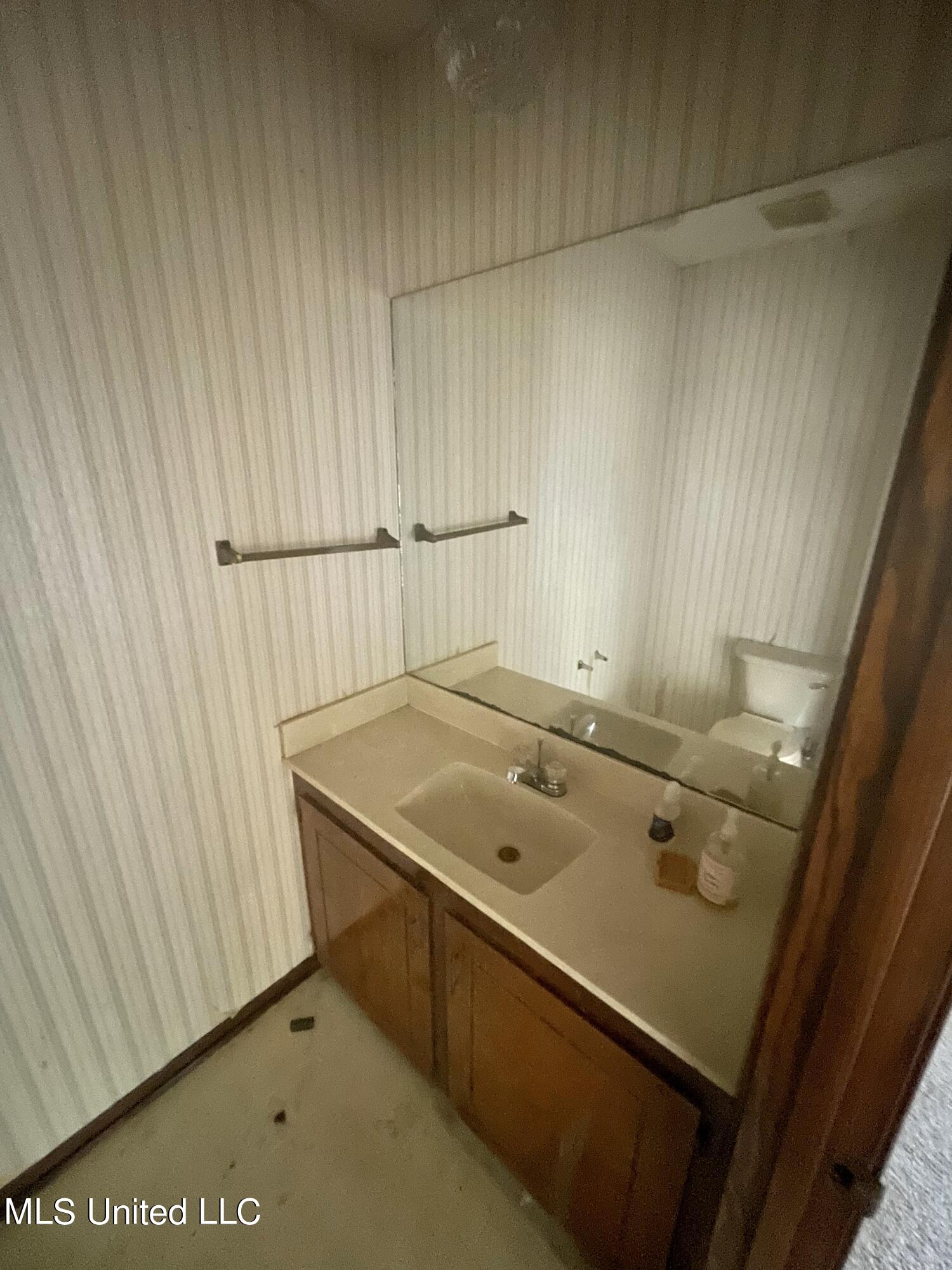 3306 Longwood Drive Jackson, MS 39212 - Photo 10 of 25 IMG_8319