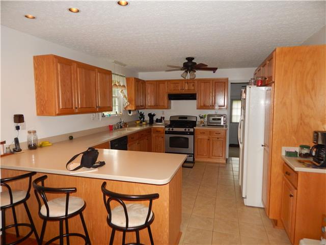 1246 Petty Road White Bluff, TN 37187 - Photo 9 of 18 Gallery Image 9