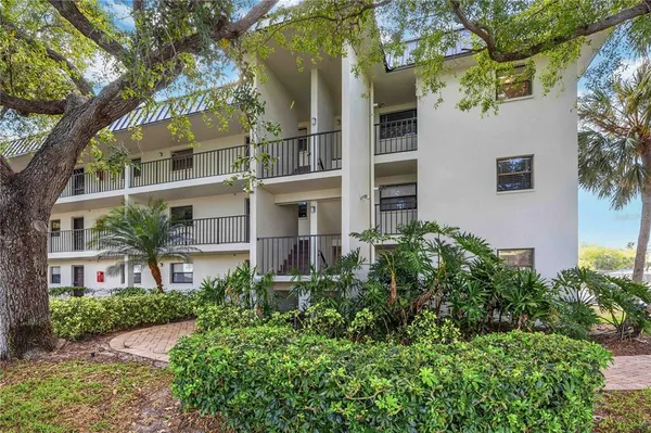 $205,000 | 104 Capri Isles Boulevard, Unit 301, Venice, FL 34292