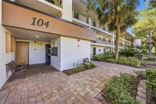 $205,000 | 104 Capri Isles Boulevard, Unit 301, Venice, FL 34292