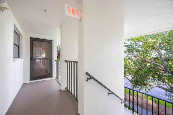 $205,000 | 104 Capri Isles Boulevard, Unit 301, Venice, FL 34292