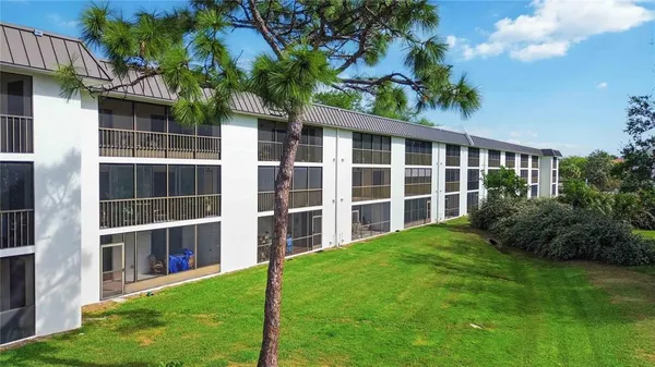 $205,000 | 104 Capri Isles Boulevard, Unit 301, Venice, FL 34292
