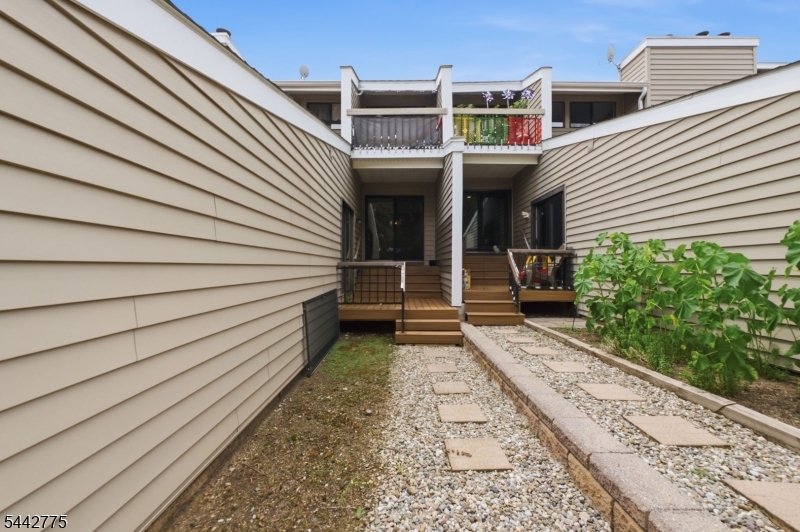77 Overlook Drive Clinton, NJ 08809 - Photo 27 of 33