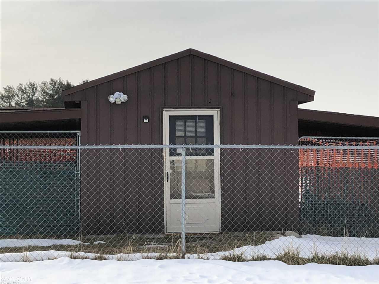 5586 McIntyre Road North Street, MI 48049 - Photo 17 of 27 Dog Kennel