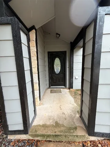 $2,300 | 7916 Copano Drive, Austin, TX 78749