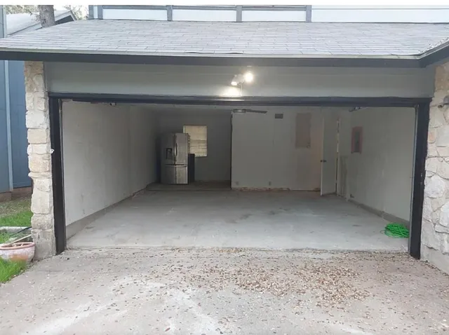 $2,300 | 7916 Copano Drive, Austin, TX 78749