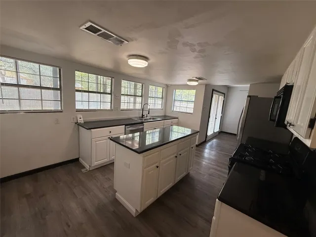 $2,300 | 7916 Copano Drive, Austin, TX 78749