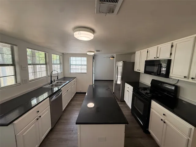 $2,300 | 7916 Copano Drive, Austin, TX 78749