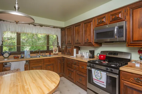 $550,000 | 3350 Bonnie Bay Court, Stevens Point, WI 54481