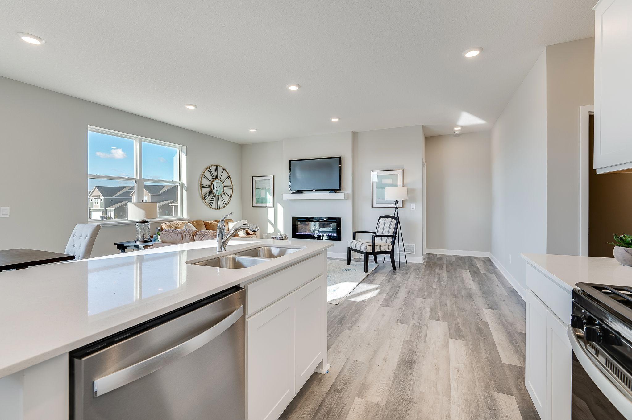 12842 Lawrence Way Rogers, MN 55374 - Photo 2 of 21