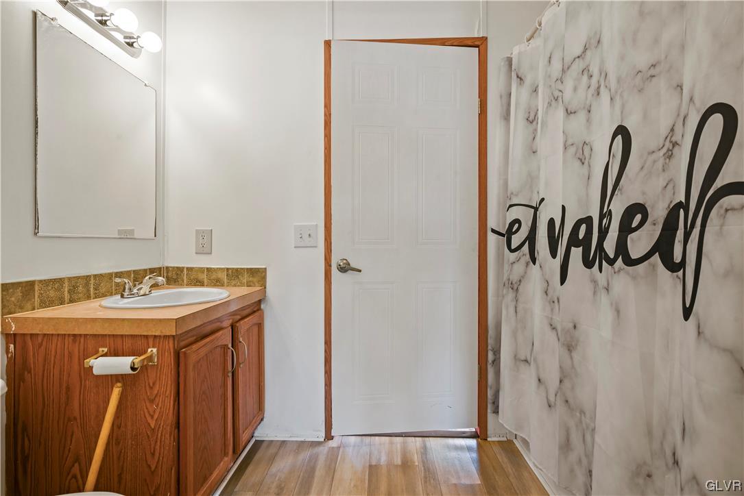 375 Kuhenbeaker Road Blakeslee, PA 18610 - Photo 30 of 37 Main Bathroom