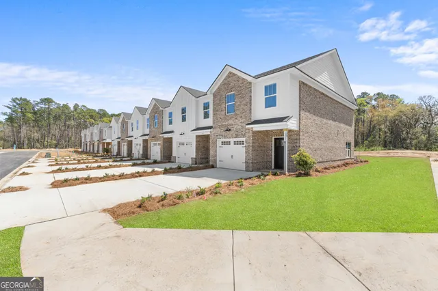 a view of a house with a outdoor space