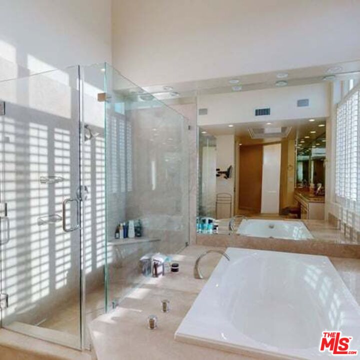 12699 Promontory Road Los Angeles, CA 90049 - Photo 40 of 69 Gallery Image 40