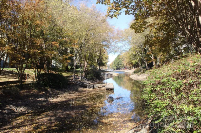 $1,800 | 19839 Henderson Road, Unit M, Cornelius, NC 28031