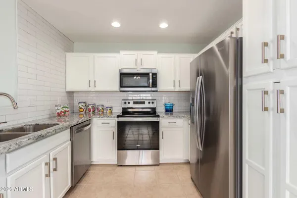 $2,250 | 17618 West Calavar Road, Surprise, AZ 85388
