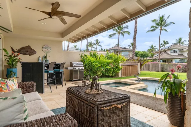 a view of a yard with plants