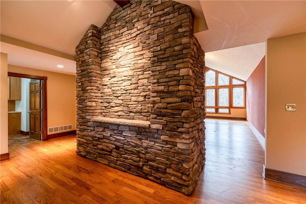 2353 Nicholson Road Sewickley, PA 15143 - Photo 22 of 50 Niche area for your favorite art piece.
