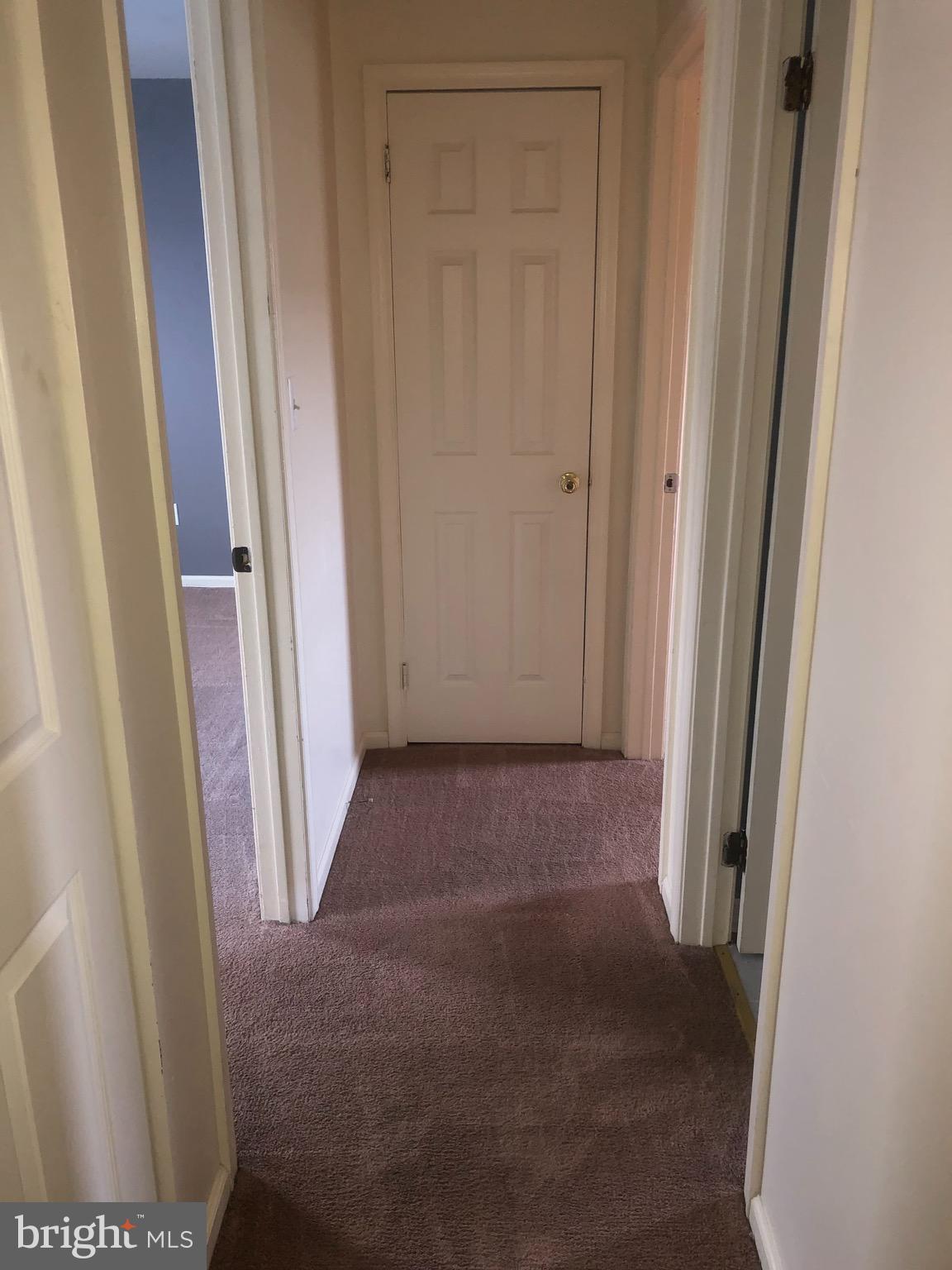 1141 Old Forge Road New Castle, DE 19720 - Photo 19 of 39 Upstairs Hallway
