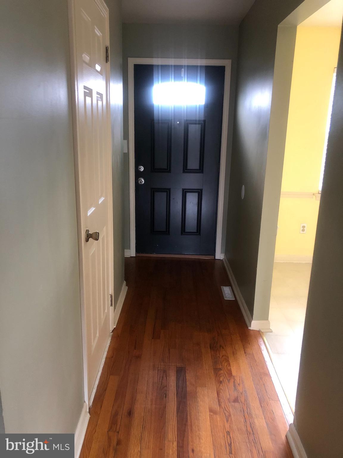 1141 Old Forge Road New Castle, DE 19720 - Photo 4 of 39 Entry Hallway