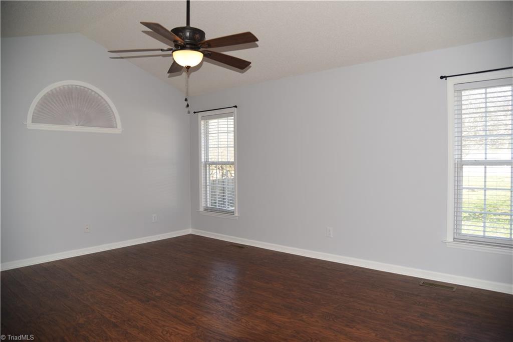 166 Central Oaks Road Clemmons, NC 27012 - Photo 7 of 18 Gallery Image 7