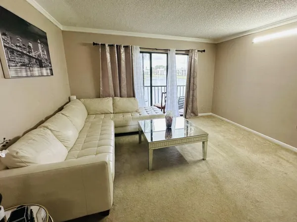 $1,850 | 1110 Green Pine Boulevard, Unit B2, West Palm Beach, FL 33409