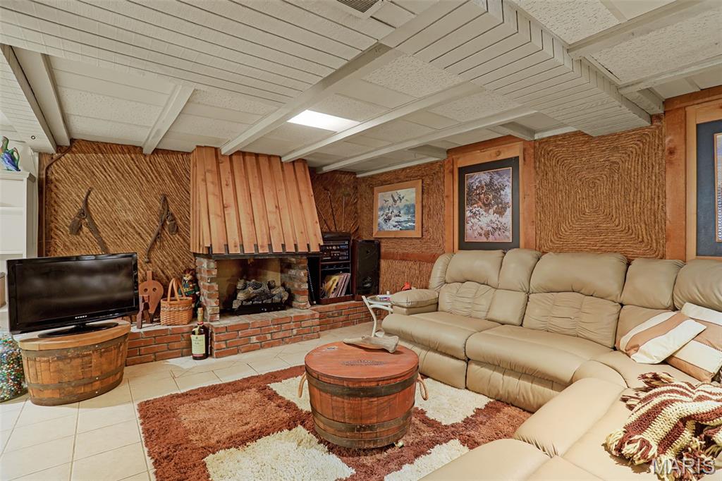 1427 Ladd Avenue Edwardsville, IL 62025 - Photo 22 of 34 Gallery Image 22