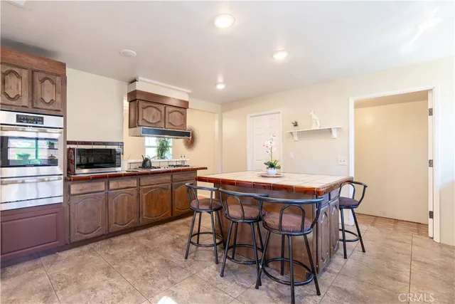 $989,000 | 3318 West Borchard Circle, Santa Ana, CA 92704