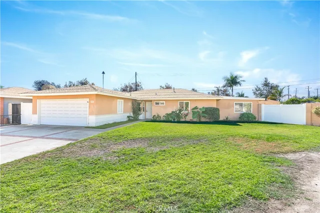 $989,000 | 3318 West Borchard Circle, Santa Ana, CA 92704