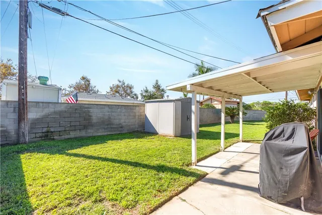 $989,000 | 3318 West Borchard Circle, Santa Ana, CA 92704