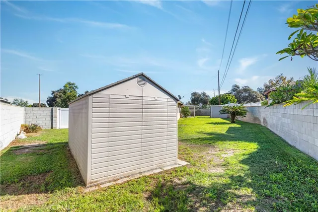 $989,000 | 3318 West Borchard Circle, Santa Ana, CA 92704