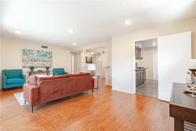 $989,000 | 3318 West Borchard Circle, Santa Ana, CA 92704