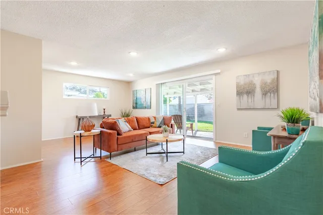 $989,000 | 3318 West Borchard Circle, Santa Ana, CA 92704