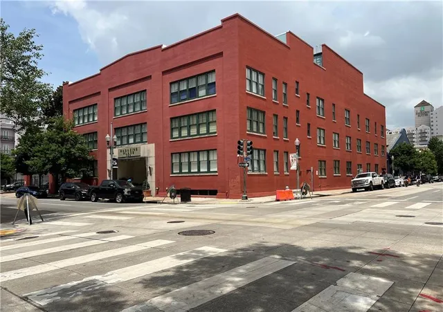 $1,850 | 760 Magazine Street, Unit 111, New Orleans, LA 70130