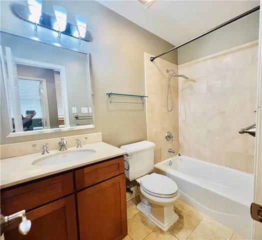 $1,850 | 760 Magazine Street, Unit 111, New Orleans, LA 70130