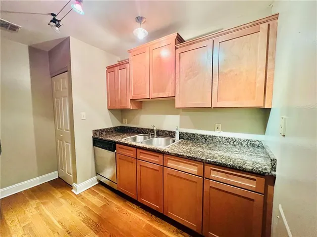 $1,850 | 760 Magazine Street, Unit 111, New Orleans, LA 70130