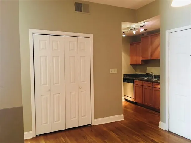 $1,850 | 760 Magazine Street, Unit 111, New Orleans, LA 70130