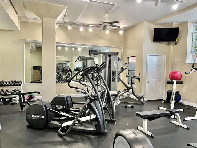 $1,850 | 760 Magazine Street, Unit 111, New Orleans, LA 70130