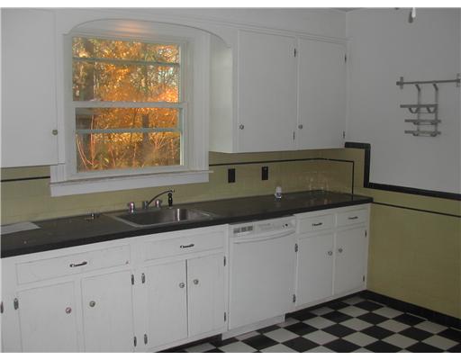 472 Ballou Street Woonsocket, RI 02895 - Photo 3 of 6 Kitchen.