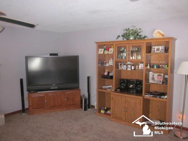 6752 Lockmill Road Temperance, MI 48182 - Photo 7 of 18 20397696-6.JPG